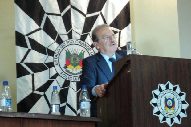 Tarso promete calendário de reajuste para servidores da Polícia Civil ainda em fevereiro Divisão de Comunicação Social/Polícia Civil Tarso promete calendário de reajuste para servidores da Polícia Civil ainda em fevereiro Divisão de Comunicação Social/Polícia Civil
