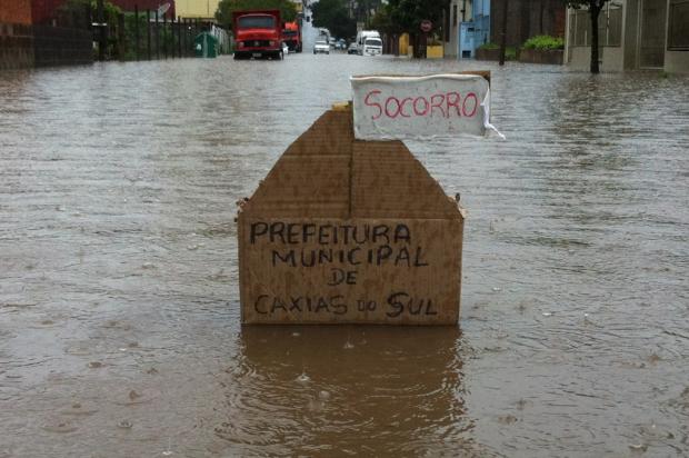 Temporal deixa ruas alagadas e provoca falta de luz em Caxias Rodrigo Neves, divulgação/