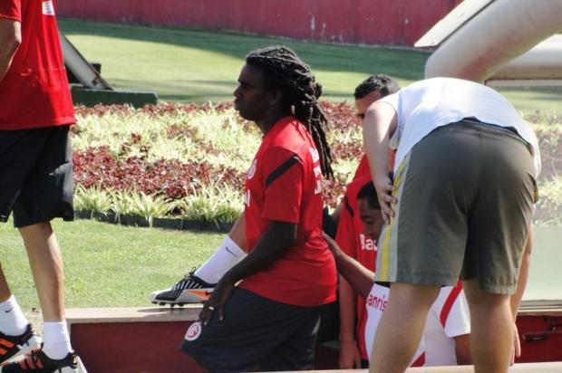 Tinga sente lesão muscular e dá lugar a Bolatti no meio-campo do Inter Alexandre Ernst/AgênciaRBS