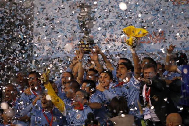 Edição comemorativa da Copa América pode incluir países da Concacaf em 2016 Roberto Candia/AP Edição comemorativa da Copa América pode incluir países da Concacaf em 2016 Roberto Candia/AP