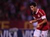 Aos 23 minutos do primeiro tempo, Oscar abriu o placar para o Internacional depois de chutar firme pela esquerda do goleiro Penny
