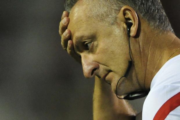 Dorival Júnior elogia Elton e pede paciência com Dagoberto e Damião Diego Vara/ Dorival Júnior elogia Elton e pede paciência com Dagoberto e Damião Diego Vara/