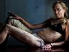 1º Lugar Contemporary Issues Singles. Maria, dependente química e prostituta, em quarto alugado em Kryvyi Rig, Ucrânia. Diz que precisa do dinheiro para sustentar a si mesma, seu vício em drogas e a filha de nove anos