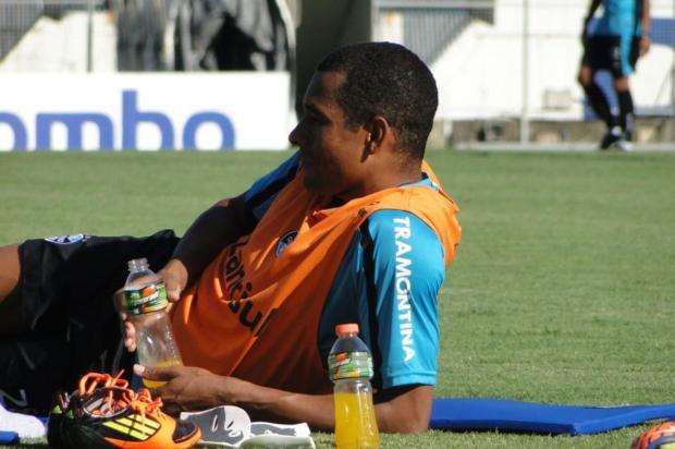 Com Gilberto Silva entre os titulares, Caio encaminha time contra o Santa Cruz  Adriano de Carvalho/AgênciaRBS