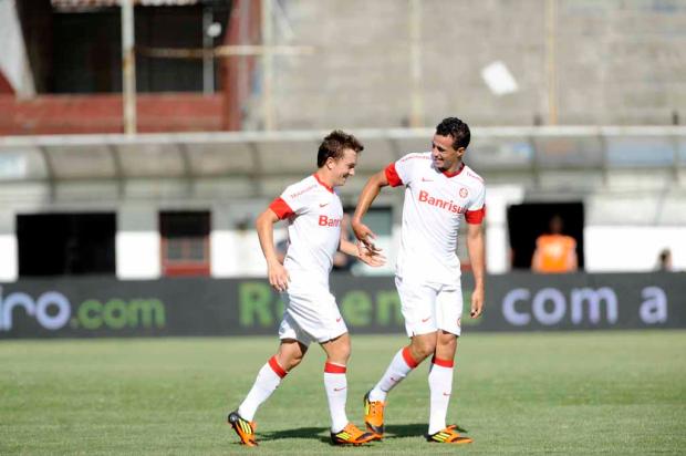 Fernandão projeta que Leandro Damião voltará a marcar "ao natural" Daniela Xu/