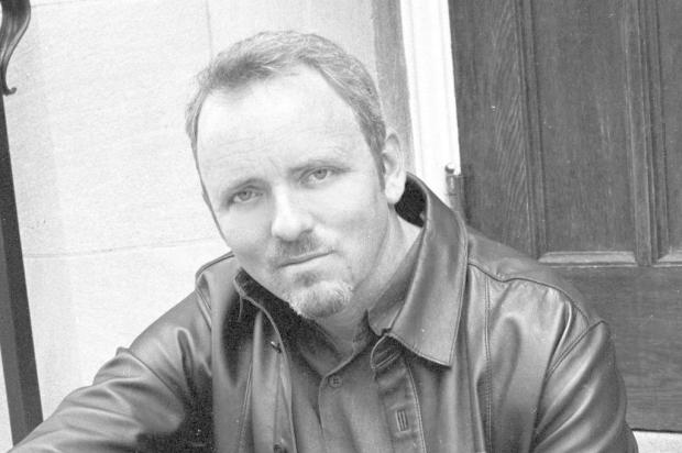 Dennis Lehane volta aos personagens de "Gone, Baby Gone" em novo romance policial Jerry Bauer/Divulgação
