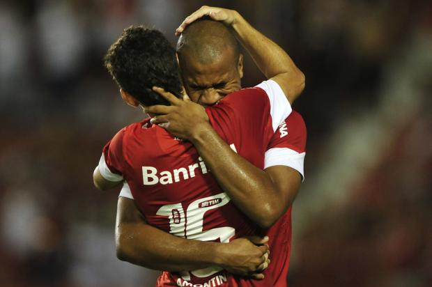 Com gols de Dagoberto e Rodrigo Moledo, Inter vence o Cruzeiro-POA e garante vaga às finais do Gauchão Diego Vara/ Com gols de Dagoberto e Rodrigo Moledo, Inter vence o Cruzeiro-POA e garante vaga às finais do Gauchão Diego Vara/