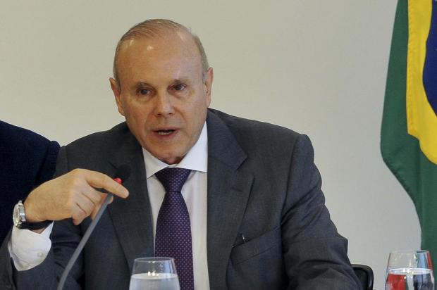 Corte no Orçamento abre espaço para juros menores, aponta Mantega Antonio Cruz, ABR/