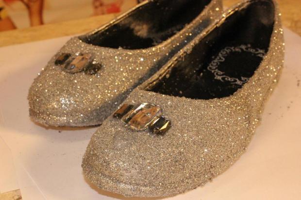 Faça você mesmo: sapatilha com glitter para o Carnaval Divulgação/Divulgação