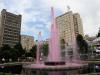 Chafariz da Praça Dante Alighieri, no Centro de Caxias, recebeu coloração alusiva à Festa da Uva. A cidade se prepara para dar início às festividades e receber a presidente Dilma Rousseff