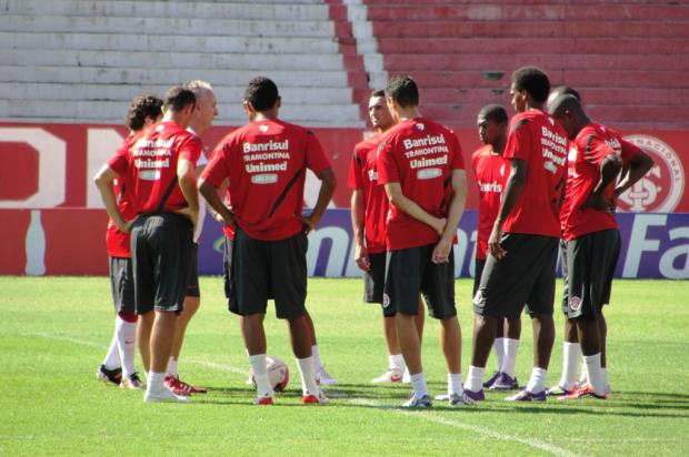 Dorival treina finalizações e titulares devem estar 100% para a Libertadores Alexandre Ernst/