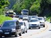 Motoristas enfrentam engarrafamento na BR-101
