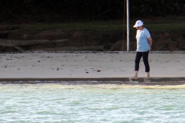 Dilma aproveita praia durante descanso na Bahia  Wilson Pedrosa/AE