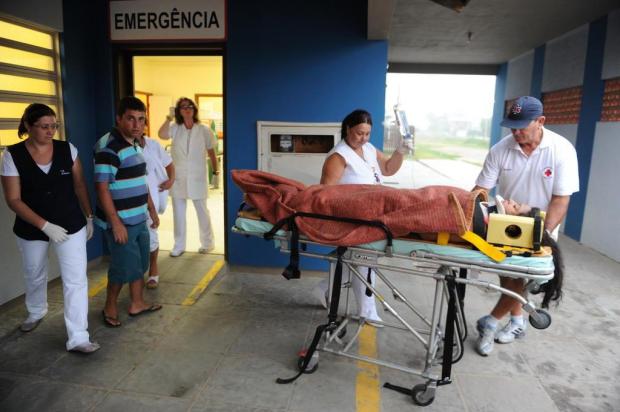 Vítimas foram levadas para hospitais na região após o atropelamento coletivo em Quintão Foto: Mauro Vieira / Agencia RBS Carlos Etchichury