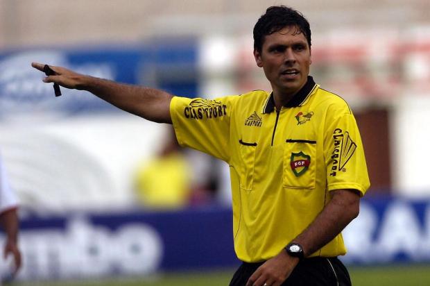 Fabrício Neves Corrêa será o árbitro do Gre-Nal 391 no Estádio Beira-Rio Porthus Junior/Agencia RBS Fabrício Neves Corrêa será o árbitro do Gre-Nal 391 no Estádio Beira-Rio Porthus Junior/Agencia RBS