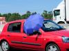16h: motoristas usaram criatividade para amenizar o calor em meio à congestionada BR-101
