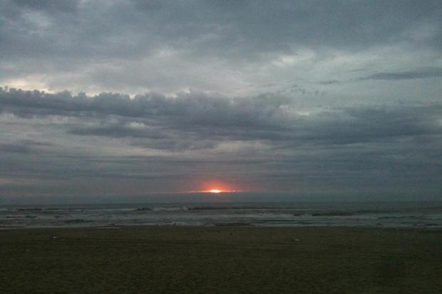Litoral começa o dia com praia vazia  Lúcio Brancato,Agência RBS/Sucursal de praia