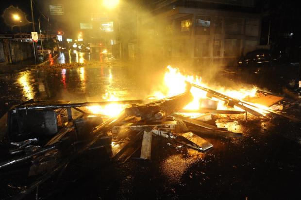 Alagamentos geram protestos em Caxias do Sul Maicon Damasceno / Alagamentos geram protestos em Caxias do Sul Maicon Damasceno /