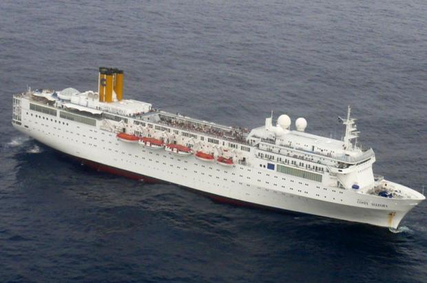 Mais rebocadores chegam para resgatar cruzeiro à deriva no Oceano Índico Marinha da Índia/Gabinete da presidência de Seychelles