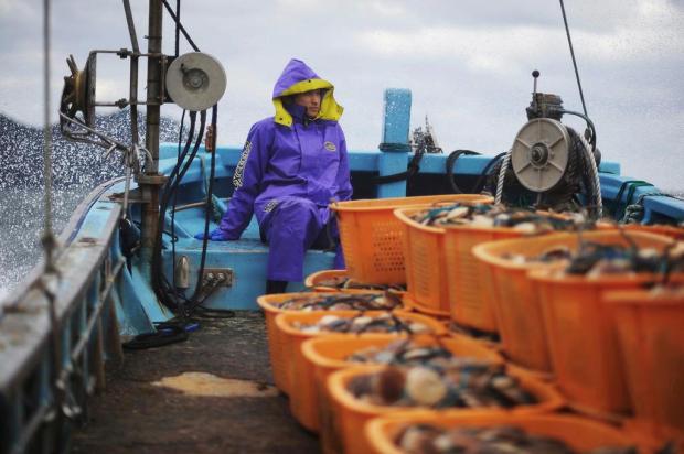 Conflito de gerações opõe japoneses em meio à reconstrução após tsunami Kazuhiro Yokozeki/NYTNS Conflito de gerações opõe japoneses em meio à reconstrução após tsunami Kazuhiro Yokozeki/NYTNS