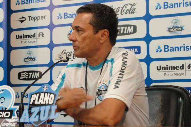 Luxa elogia semana de treinos e não confirma Moreno como titular diante do Cerâmica Adriano de Carvalho/Agencia RBS