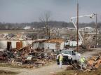 Tornados deixam rastro de destruição e ao menos 28 mortos nos Estados Unidos Scott Olson/GETTY IMAGES/AFP Tornados deixam rastro de destruição e ao menos 28 mortos nos Estados Unidos Scott Olson/GETTY IMAGES/AFP