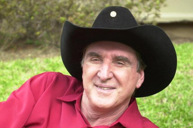 Sérgio Reis é internado após cair do palco em Minas Gerais Andréa Graiz/Agencia RBS