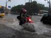 Chuva forte começou por volta das 8h, provocando pontos de alagamento