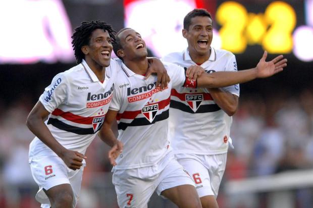 Lucas brilha e São Paulo derrota Santos em clássico no Morumbi MAURO HORITA/AGIF,AE Lucas brilha e São Paulo derrota Santos em clássico no Morumbi MAURO HORITA/AGIF,AE