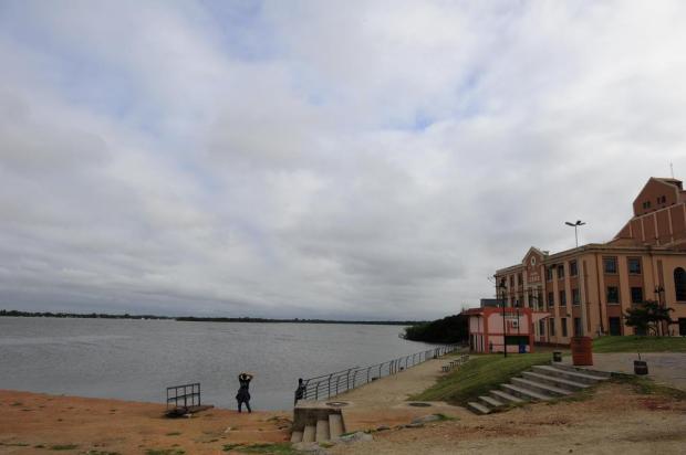 Sexta-feira deve ser marcada por temperatura agradável e pancadas de chuva em parte do Estado Ronaldo Bernardi/Agência RBS Sexta-feira deve ser marcada por temperatura agradável e pancadas de chuva em parte do Estado Ronaldo Bernardi/Agência RBS