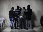 Assassinatos brutais amedrontam homossexuais e emos no Iraque Adam Ferguson/NYTNS Assassinatos brutais amedrontam homossexuais e emos no Iraque Adam Ferguson/NYTNS