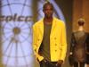Peças como casaco em amarelo vibrante dominaram os looks da Colcci
