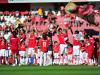 Crianças entram em campo com jogadores do Inter durante partida contra o Canoas, no Beira-Rio