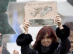 Presidente argentina pede apoio da Inglaterra para identificação de mortos na Guerra das Malvinas Natacha Pisarenko/AP Presidente argentina pede apoio da Inglaterra para identificação de mortos na Guerra das Malvinas Natacha Pisarenko/AP