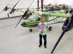 Homem que construiu avião para fugir da Cortina de Ferro mora em hangar deserto John Burcham/NYTNS