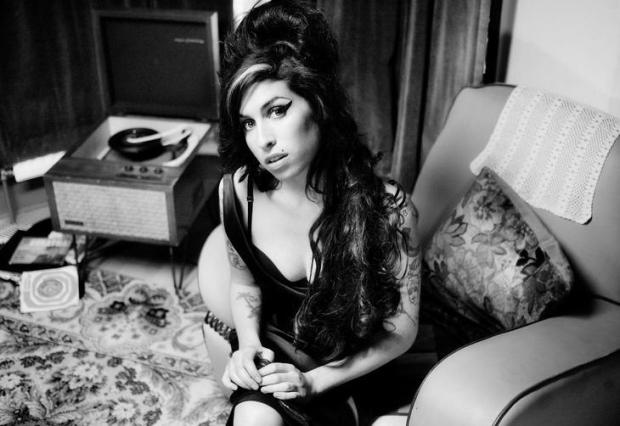 Marcos Espíndola: "Sinto informá-los, mas Amy Winehouse não esteve em Florianópolis" Divulgação/ Marcos Espíndola: "Sinto informá-los, mas Amy Winehouse não esteve em Florianópolis" Divulgação/