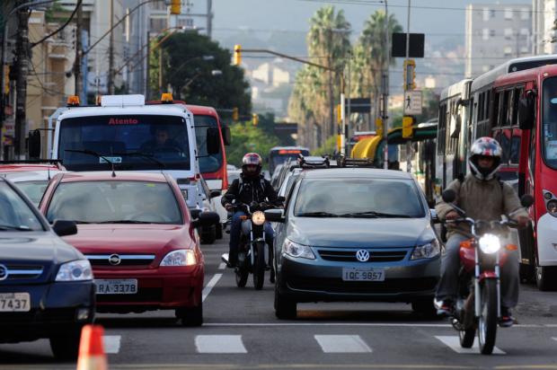 Bloqueio policial congestiona trânsito na área central da Capital Ronaldo Bernardi/