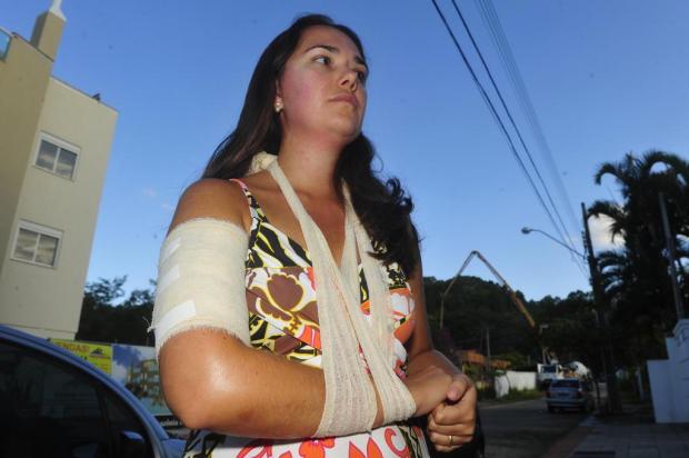 Três pessoas são atacadas por pitbull em Canasvieiras, no Norte de Florianópolis Alvarélio Kurossu/Agencia RBS