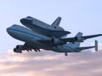 Ônibus espacial Discovery faz última viagem antes de integrar museu nos Estados Unidos Bruce Weaver/AFP