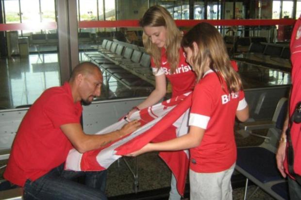 Jogadores vão conhecer gramado sintético do Estádio Elías Aguirre nesta quarta Leonardo Oliveira/Agencia RBS