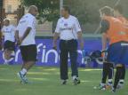 Luxa comanda treino tático, cobra Leandro e brinca com Odone e Pelaipe Adriano Matiazzo/Agência RBS