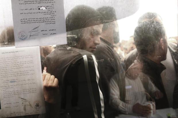 Mílicias líbias aderem à política em uma mistura que pode ser perigosa Jehad Nga/NYTNS