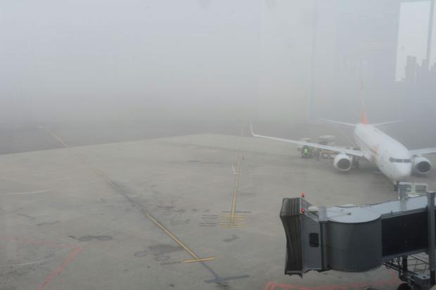 [Brasil] Ministro promete fim de atrasos no aeroporto em razão da neblina 13345283