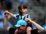 Crianças assistem à partida Grêmio x Canoas no Estádio Olímpico - 21/04/2012