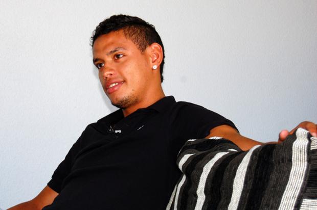 Carlos Eduardo desmente site russo: "Nunca pensei em pagar do meu bolso" Bruno Junqueira, Trato txt, Banco de Dados/ Carlos Eduardo desmente site russo: "Nunca pensei em pagar do meu bolso" Bruno Junqueira, Trato txt, Banco de Dados/