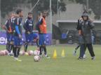 Sob chuva, Luxa prioriza finalizações em treino técnico do Grêmio no Olímpico Adriano de Carvalho/Agência RBS