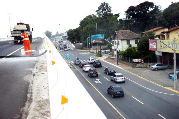 Viaduto do Rincão, em Novo Hamburgo, está fechado no sentido Interior-Capital Miro de Souza/Agencia RBS Viaduto do Rincão, em Novo Hamburgo, está fechado no sentido Interior-Capital Miro de Souza/Agencia RBS