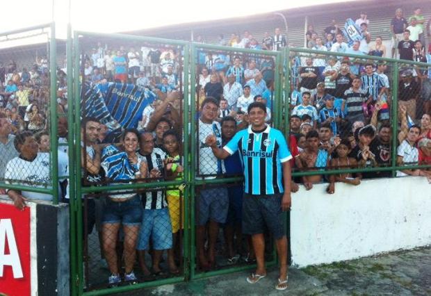 Na torcida pelo título da Copa do Brasil, Jardel vira atração em treino do Grêmio Divulgação/Grêmio Na torcida pelo título da Copa do Brasil, Jardel vira atração em treino do Grêmio Divulgação/Grêmio