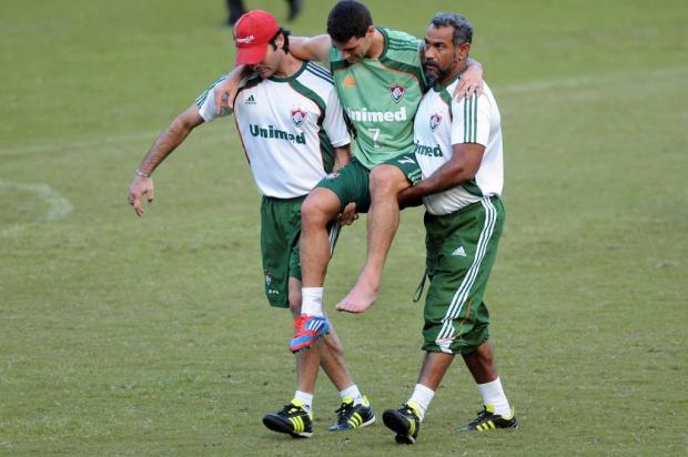 Thiago Neves deixa treino do Fluminense carregado Dhavid Normando/Photocamera,Divulgação Thiago Neves deixa treino do Fluminense carregado Dhavid Normando/Photocamera,Divulgação