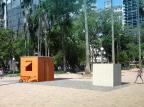 Artista passará 20 dias morando na Praça da Alfândega, na Capital Reprodução/Divulgação Artista passará 20 dias morando na Praça da Alfândega, na Capital Reprodução/Divulgação